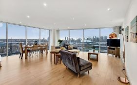 Deluxe Two Bed Apartment With River & City View